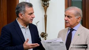 Pakistan Crisis: UAE ने पाक कहा- तुरंत वापस करो $3.5 अरब का लोन, कर्ज उतारने के लिए कर्ज लेने को मजबूर शरीफ
