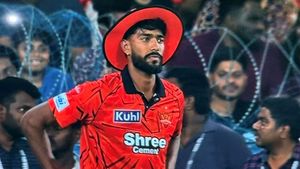 कौन हैं 24 साल के प्रफुल हिंगे? IPL डेब्यू मैच के पहले ओवर में झटके 3 विकेट, तोड़ दी राजस्थान रॉयल्स की कमर