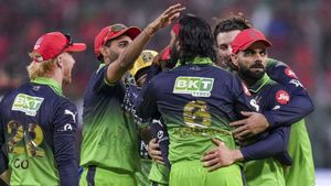 RCB vs GT IPL 2026: चिन्नास्वामी में बेंगलुरु की आखिरी अग्निपरीक्षा, क्या पिच बिगाड़ेगी गुजरात का खेल?