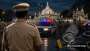 UP Shahjahanpur News: शाहजहांपुर में जलाई गई मजार की चादर-तोड़फोड़! जिले में तनाव-अज्ञात के खिलाफ FIR दर्ज 