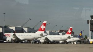 Swiss Flight A330: टेकऑफ करते ही स्विस फ्लाइट के इंजन में लगी आग, 232 लोग थे सवार, मचा हड़कंप, एडवाइजरी जारी 