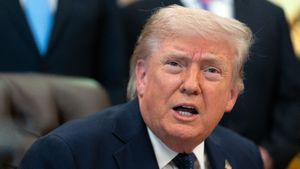 Trump Gold VISA: सुपर फ्लॉप हुआ ट्रंप का गोल्ड वीजा, सिर्फ 1 ने लिया, क्यों रिजेक्ट हुई स्कीम- Explained