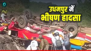 Jammu Kashmir: उधमपुर  में भयंकर बस हादसा, 10 लोगों की मौत, कई घायल,  जितेंद्र सिंह ने किया Tweet 