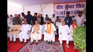 Bihar News: वीर कुंवर सिंह विजय दिवस पर पटना में श्रद्धांजलि, मुख्यमंत्री समेत कई नेताओं ने किया माल्यार्पण