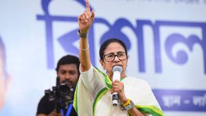Bengal Election 2026: '2026 में गिरेगी दिल्ली की सरकार' मालदा में दीदी ने अमित शाह को दिया खुला चैलेंज