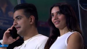 Juhi Bhatt कौन है? मशहूर यूट्यूबर रणवीर अल्लाहबादिया की बेहद खूबसूरत गर्लफ्रैंड IPL में साथ आई नजर 