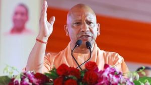Ayodhya News: UP सीएम योगी का बड़ा ऐलान, 29 अप्रैल को Ram Mandir परिसर के शिव मंदिर पर फहराएंगे झंडा