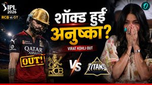 Virat Kohli Wicket: कोहली के OUT होने पर कैसा था अनुष्का शर्मा का रिएक्शन? तस्वीर ने तोड़ा फैंस का दिल!