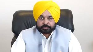 पंजाब में खत्म होगी ठेकेदारी प्रथा, 65 हजार कच्चे और आउटसोर्स कर्मचारियों को पक्का करेगी भगवंत मान सरकार