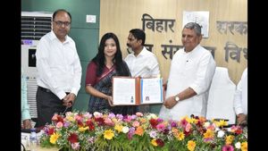 बिहार जल संसाधन विभाग में 15 अभ्यर्थियों को नियुक्ति पत्र, उपमुख्यमंत्री विजय कुमार चौधरी ने दी जिम्मेदारी निभाने की सीख