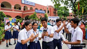 CBSE 12th Result 2026: कब आ रहा है 12वीं का रिजल्ट? रोल नंबर और SMS से मार्कशीट चेक करने का पूरा तरीका