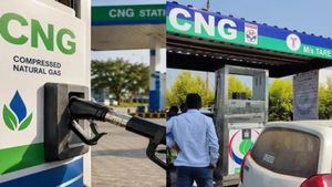 CNG Price Hike: 3 दिन के अंदर दूसरा मंहगाई झटका, दिल्ली-NCR में फिर बढ़े सीएनजी के दाम, क्या है ताजा रेट? 