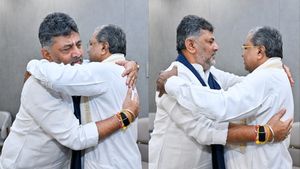 Karnataka Crisis: राज्यपाल राज्य से बाहर, कैसे इस्तीफा देंगे CM सिद्धारमैया? जानें क्या कहता है आर्टिकल 164