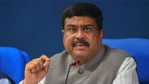NEET UG परीक्षा की गई रद्द, पेपर लीक के आरोपों पर शिक्षा मंत्री धमेंद्र प्रधान ने क्‍यों चुप्‍पी साधी?