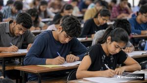 Paper Leak History: NEET से JEE तक, भारत में कब-कब हुआ पेपर लीक? आर्मी-रेलवे का ट्रैक रिकार्ड भी खराब