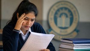 CBSE 12वीं के नंबरों से नहीं हैं खुश? आ गया री-चेकिंग-वेरिफिकेशन का शेड्यूल, आवेदन से पहले पढ़ लें गाइडलाइन