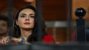 IPL 2026: प्रीति जिंटा ने अचानक क्यों ओढ़ा 26 साल पुराना दुपट्टा? वजह जानकर आप भी करेंगे सैल्यूट
