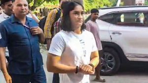 बैन के बावजूद नेशनल टूर्नामेंट खेलने पहुंच गईं विनेश फोगाट, भारी बवाल होने की पूरी संभावना