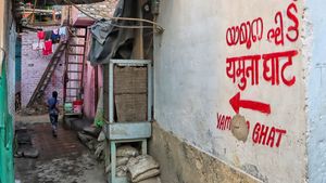 दिल्ली में यमुना के आसपास अवैध रूप से रह लोगों 15 दिनों में खाली करने का अल्टीमेटम, सरकार ने क्यों उठाया कदम?