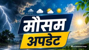 Aaj Ka Mausam:  दिल्ली-UP समेत 15 राज्यों में मौसम का कहर, भारी बारिश का अलर्ट जारी,क्या है IMD की गाइडलाइंस? 