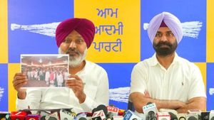 पंजाब AAP का भाजपा पर तीखा हमला, 'सिर्फ खास वर्ग को महत्व देती है BJP, दलितों-मजदूरों को धकेला पीछे'