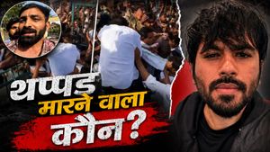 Abhijeet Dipke Pitai Video: 'Cockroach Party' के फाउंडर को जोरदार पड़े 5 तमाचे, कौन है आरोपी Rakesh?