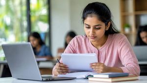 UGC NET: बिना इन डॉक्युमेंट्स के सेंटर में नहीं मिलेगी एंट्री,कहां से डाउनलोड करें जून परिक्षा का एडमिट कार्ड?