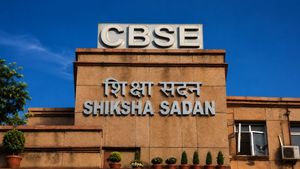 CBSE ने कैसे नाकाम किया साइबर हमला? DoS अटैक के बीच चलता रहा री-इवैल्यूएशन पोर्टल, बोर्ड ने कहा-डेटा सुरक्षित