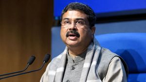'पीएम मोदी खुद रख रहे हैं NEET पर नजर' शिक्षा मंत्री ने छात्रों को दिया भरोसा, कहा- समय पर आएगा रिजल्ट