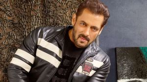 Salman Khan: 'बीमारी या नई फिल्म', सलमान के नए लुक ने बढ़ाई हलचल, लोगों ने पूछा-क्या फिर से टूटा दिल? 