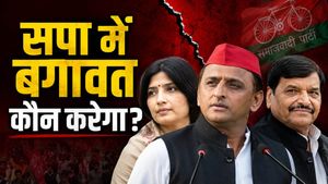 'अखिलेश,डिंपल और चाचा को छोड़ सपा में कोई नहीं रहेगा', टूटने वाली है समाजवादी? योगी के मंत्री के दावे से हलचल