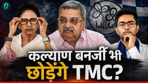 'मुझे डस्टबिन न समझें', ममता के चहेते फायरब्रांड सांसद Kalyan Banerjee क्‍यों हुए नाराज? क्‍या दे रहे इस्‍तीफा