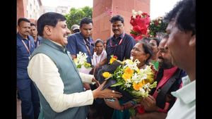 MP News: 10 साल बाद शुरू हुई पदोन्नति प्रक्रिया, मुख्यमंत्री डॉ. मोहन यादव को कर्मचारियों ने दिया धन्यवाद