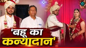Bahu Remarriage: 'बेटी को उजड़ते कैसे देखता', ससुर ने कराई बहू की दूसरी शादी, पिता बनकर किया कन्यादान 