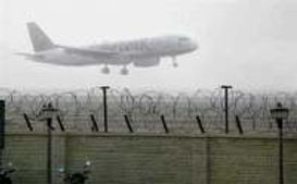Fog in Delhi disrupts flights again