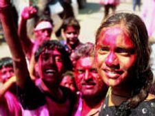 Toxic holi colours: 60 kids hospitalised in Thane
