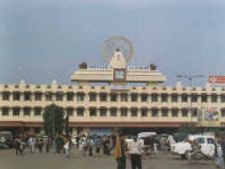 4 injured in a group clash in Varanasi