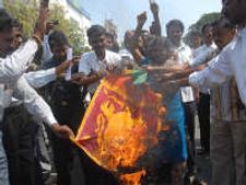 Protest in TN, 43 yr old man sets self on fire