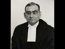 Sulking Markandey Katju walks out of institute meeting