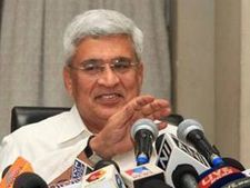 Prakash Karat has a close shave as cylinder bursts