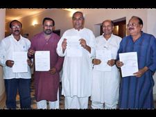 Four NCP MLAs join BJD along with general secretary