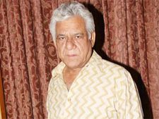 Om Puri wades into fresh trouble with remarks against scribes