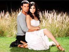 Jism 2 & Sunny Leone: Protest in Assam, moviegoers abused
