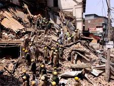 4-storeyed building collapses in Pune, 6 dead, many trapped