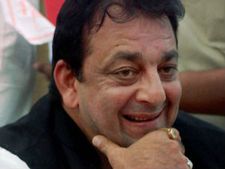 Sanjay Dutt withdraws plea to surrender in Pune jail
