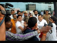 Media up against Asaram, enraged by attacks by supporters
