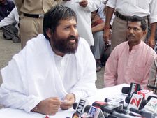 Police to issue non-bailable arrest warrant against Narayan Sai?