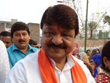 MP polls: EC ticks off Vijayvargiya for disregarding code of conduct