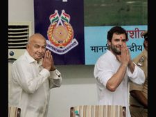 MP: Shivraj Singh Chouhan takes dig at Rahul Gandhi, Shinde on Twitter