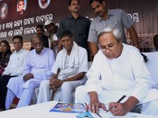 Odisha receives Rs 132 cr in CMRF, Naveen thanks Manik Sarkar